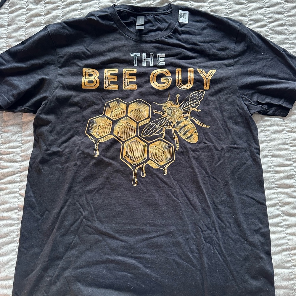 Black Bee Guy Tee Shirt - Size L